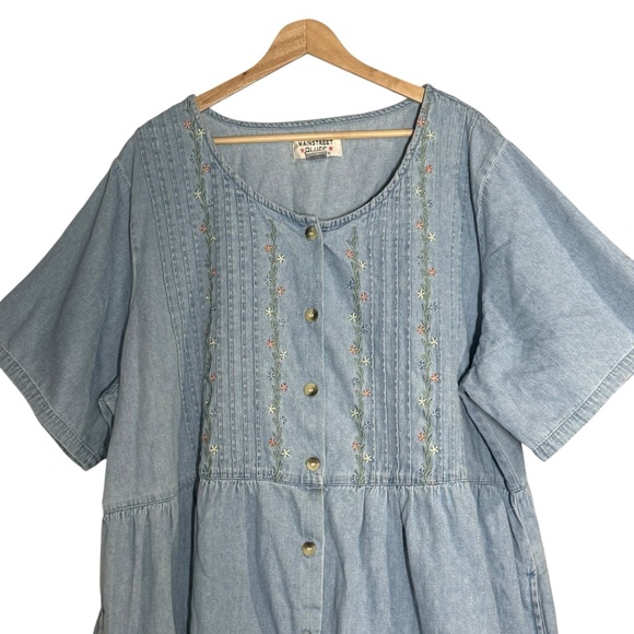 Main Street Blue VTG Denim Embroidered Button Front Floral A Line Midi Dress 28W - Picture 3 of 11